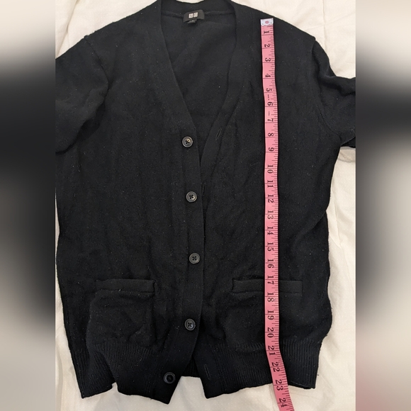 Uniqlo Wool Cardigan - Picture 6 of 6